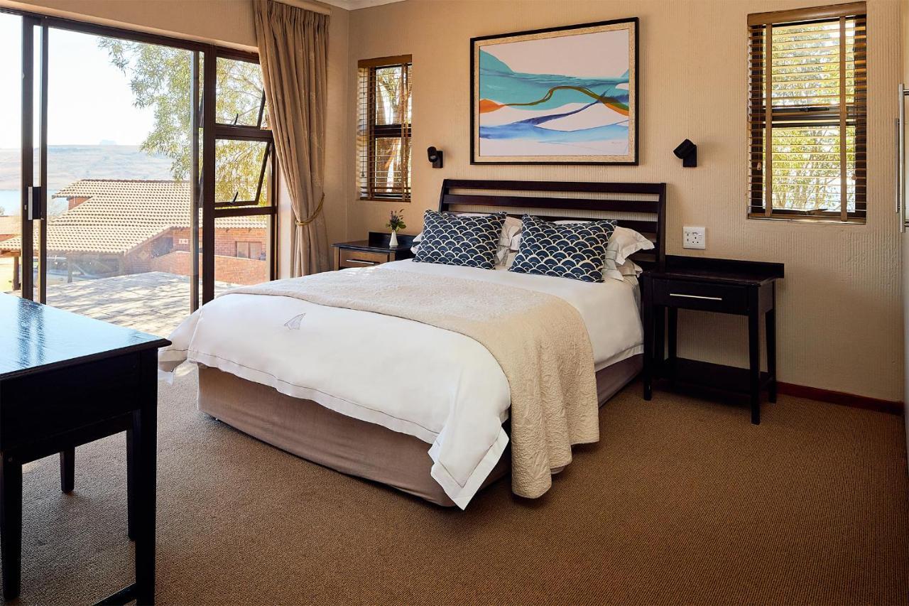 Hotel First Group Qwantani Harrismith Exterior foto