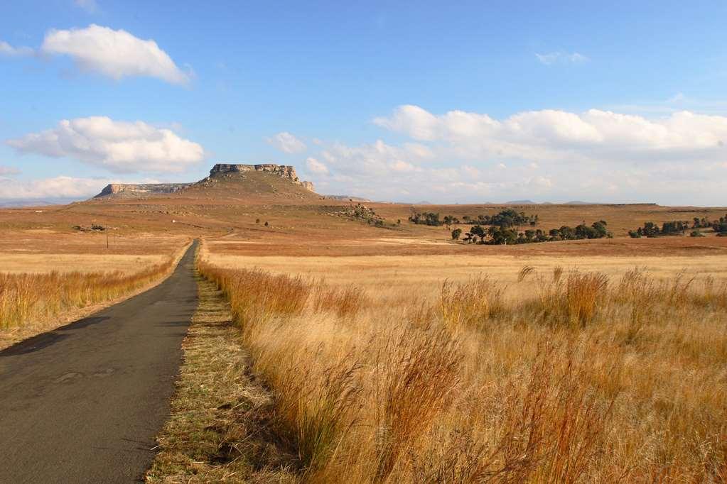 Hotel First Group Qwantani Harrismith Exterior foto