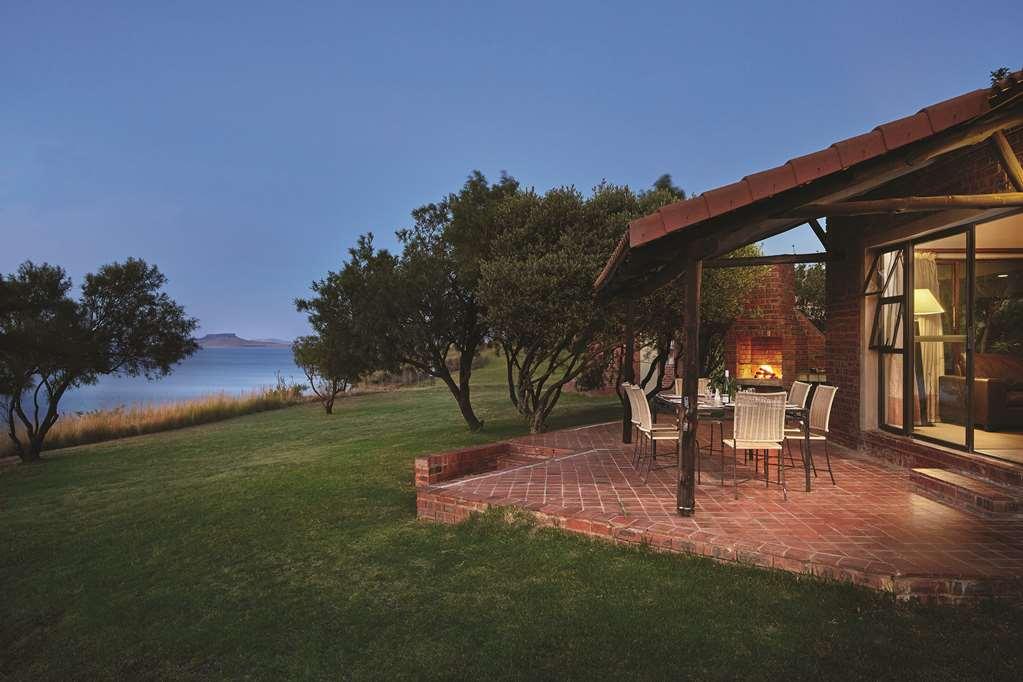 Hotel First Group Qwantani Harrismith Habitación foto