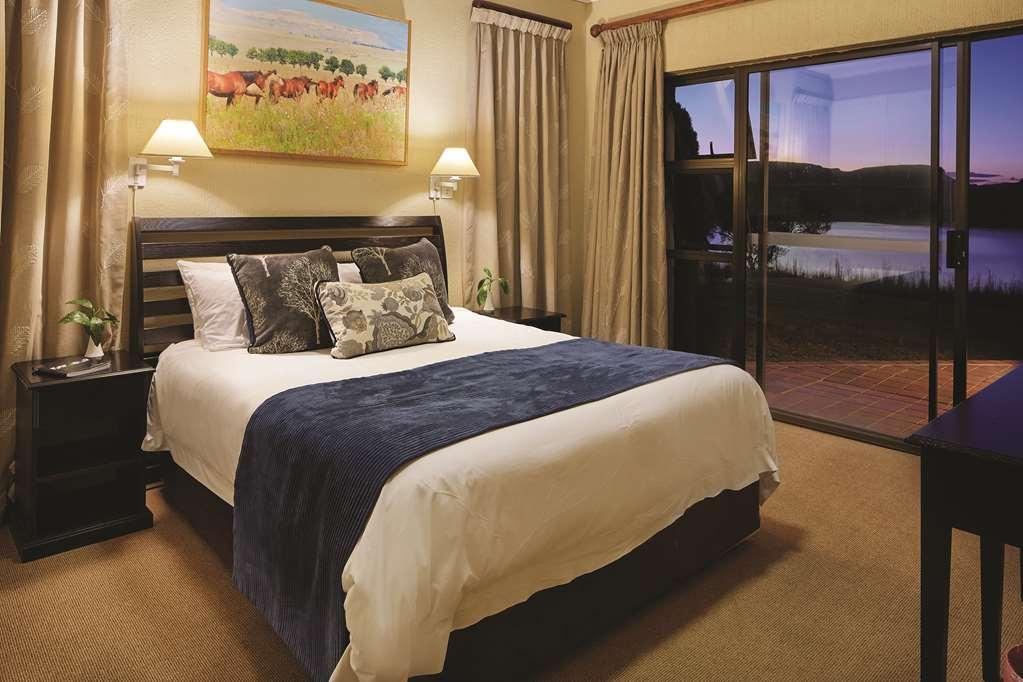 Hotel First Group Qwantani Harrismith Habitación foto