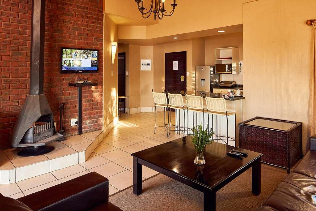Hotel First Group Qwantani Harrismith Habitación foto
